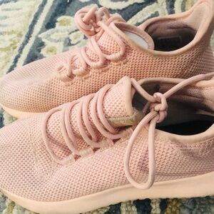 Womens Adidas tennis shoes size 6